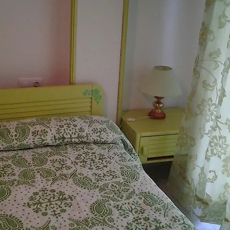 招待所 Restaurante Tanis 2*