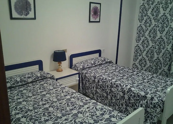 Restaurante Tanis 게스트하우스 리아노