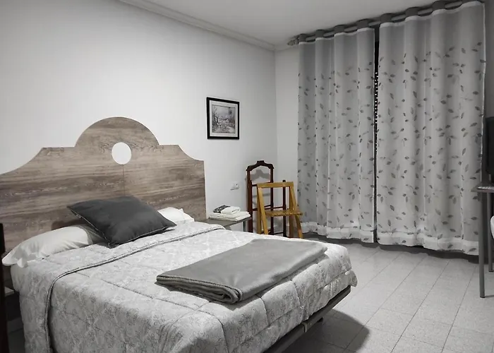 Restaurante Tanis 게스트하우스 리아노